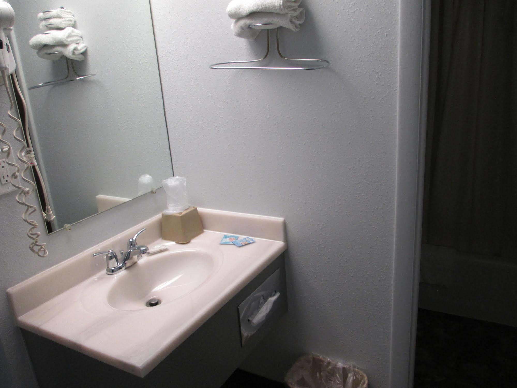 Americas Best Value Inn Billings Buitenkant foto
